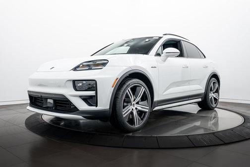 2025 Porsche Macan Turbo