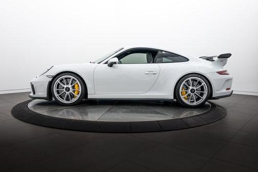 Carrara White Metallic 2018 Porsche 911 GT3