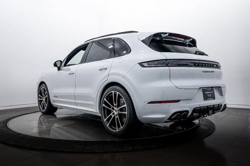 2026 Porsche Cayenne GTS