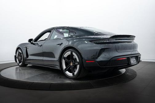 2025 Porsche Taycan Turbo