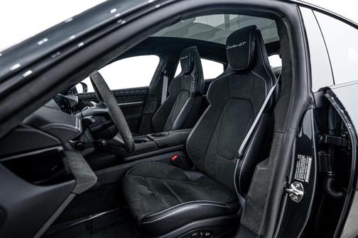 2025 Porsche Taycan Turbo