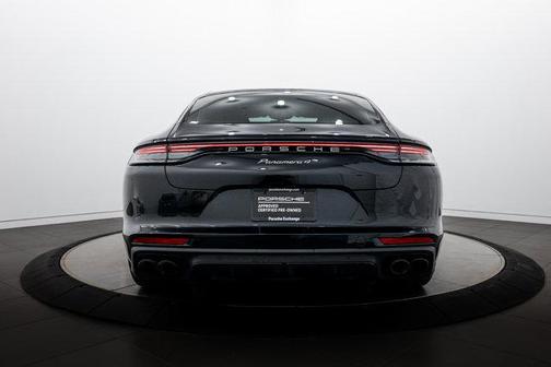 Jet Black Metallic 2023 Porsche Panamera 4 Platinum Edition