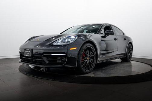 Jet Black Metallic 2023 Porsche Panamera 4 Platinum Edition