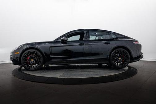 Jet Black Metallic 2023 Porsche Panamera 4 Platinum Edition