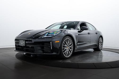 2025 Porsche Panamera 4