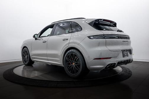 2026 Porsche Cayenne GTS
