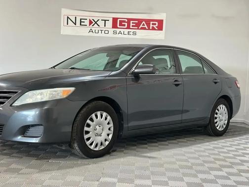 Magnetic Gray Metallic 2010 Toyota Camry SE