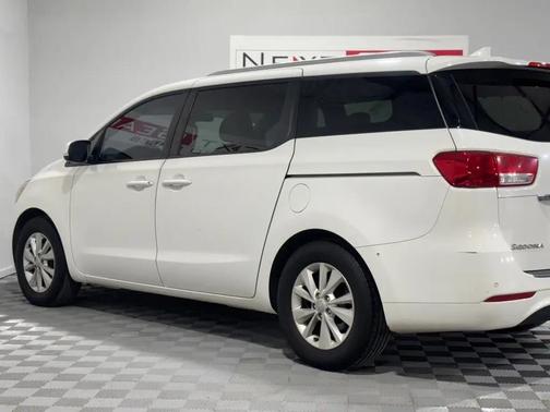 Clear White 2016 Kia Sedona LX
