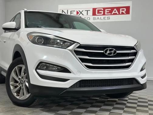 2017 Hyundai TUCSON SE