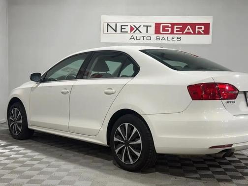 Candy White 2013 Volkswagen Jetta SE
