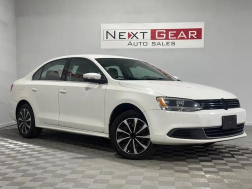 Candy White 2013 Volkswagen Jetta SE