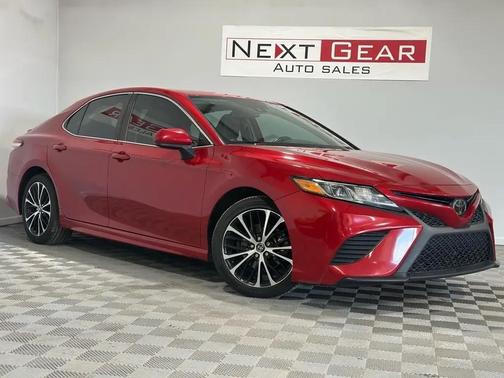 2020 Toyota Camry SE