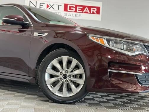 Sangria 2018 Kia Optima LX