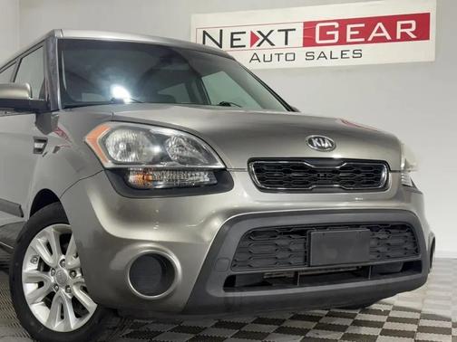 Bright Silver Metallic 2013 Kia Soul Base