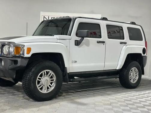 Birch White 2006 Hummer H3 Base