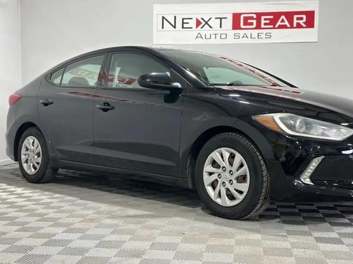 Phantom Black 2018 Hyundai ELANTRA SE