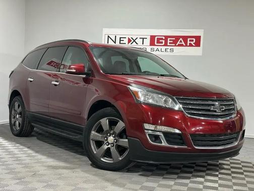 Siren Red Tintcoat 2017 Chevrolet Traverse 2LT