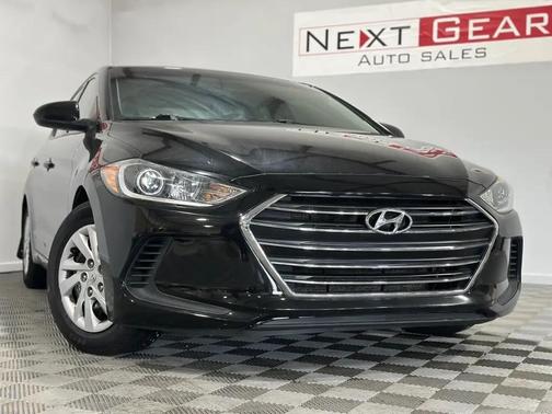 2018 Hyundai ELANTRA SE