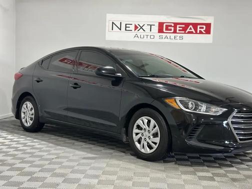 2018 Hyundai ELANTRA SE