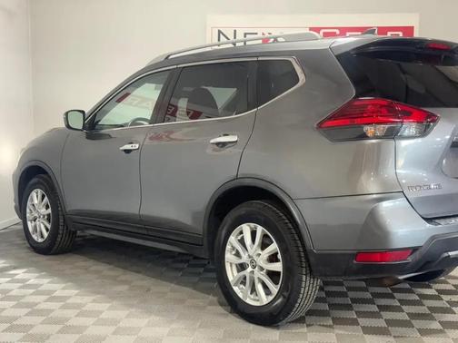 Gun Metallic 2017 Nissan Rogue SV