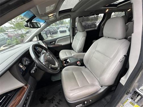 2017 Toyota Sienna Limited Premium