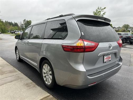 2017 Toyota Sienna Limited Premium