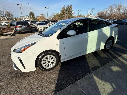 2022 Toyota Prius LE
