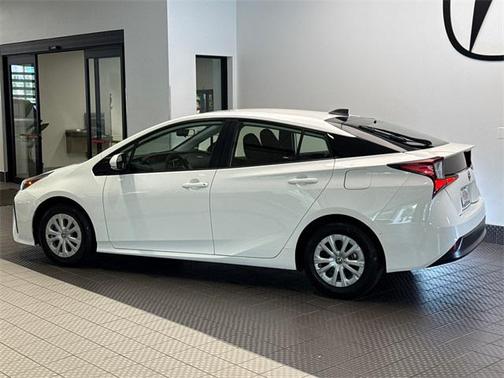 2020 Toyota Prius LE