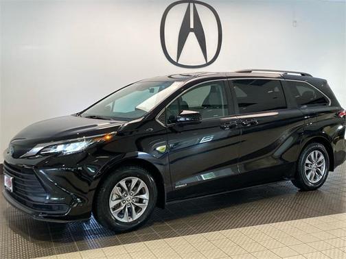 2021 Toyota Sienna LE