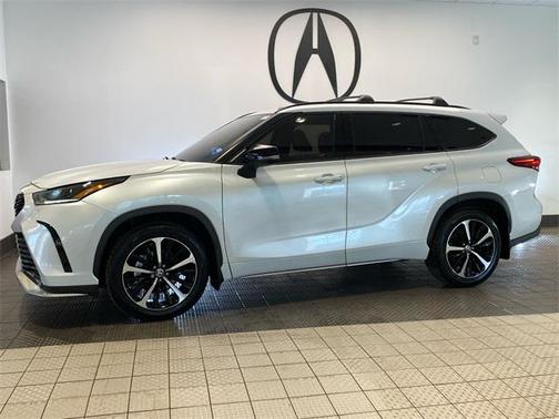 2022 Toyota Highlander XSE