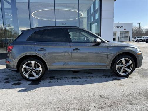 2020 Audi Q5 45 Titanium Premium