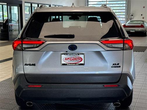 2022 Toyota RAV4 Hybrid XLE