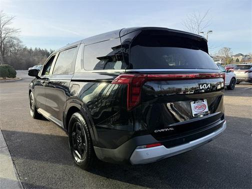 2025 Kia Carnival LXS