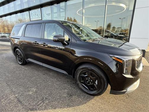 2025 Kia Carnival LXS