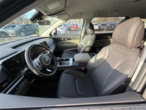 2025 Kia Carnival LXS