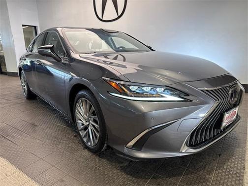 2019 Lexus ES 300h Luxury