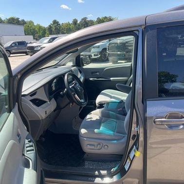 Predawn Gray Mica 2016 Toyota Sienna LE