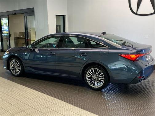 2021 Toyota Avalon Hybrid Limited