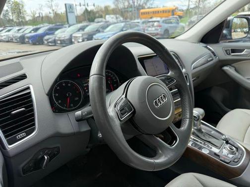 Daytona Gray Pearl Effect 2015 Audi Q5 3.0T Premium Plus