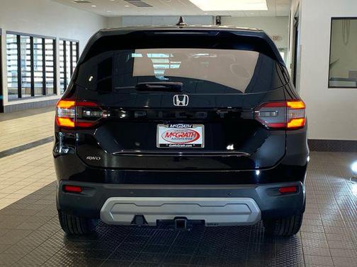 2023 Honda Pilot AWD EX-L 8 Passenger