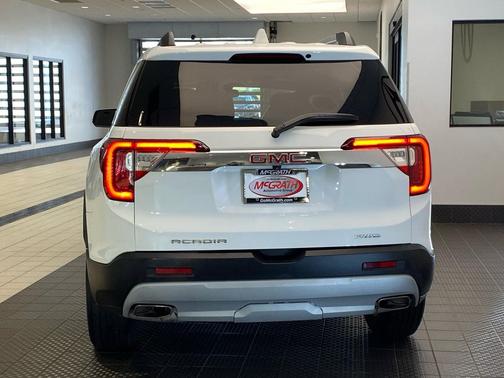 Summit White 2023 GMC Acadia AWD SLT