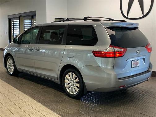 2017 Toyota Sienna XLE Premium