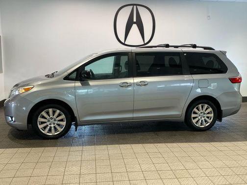 2017 Toyota Sienna XLE Premium