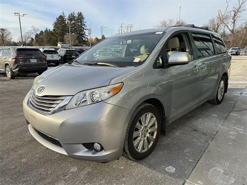 2017 Toyota Sienna XLE Premium