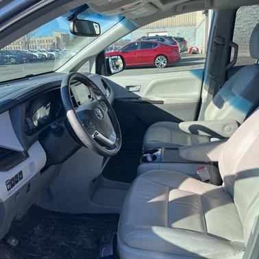 2017 Toyota Sienna XLE Premium