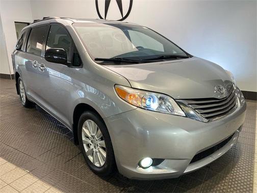 2017 Toyota Sienna XLE Premium