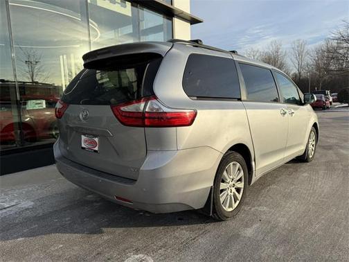 2017 Toyota Sienna XLE Premium