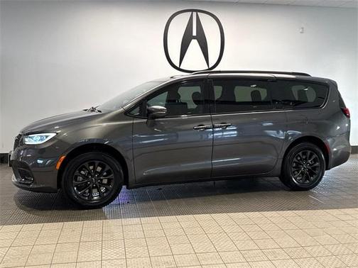 2021 Chrysler Pacifica Touring AWD