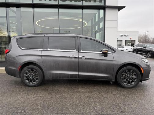 2021 Chrysler Pacifica Touring AWD