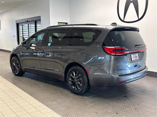 2021 Chrysler Pacifica Touring AWD